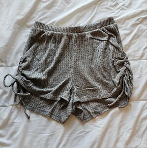 ⭐ 3 for $18 ⭐ Gaze Waffle Print Ruched Sides Gray Shorts  size Small